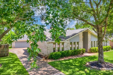 4103 Ravine Dr, Friendswood, TX 77546 - photo 2