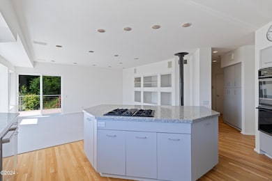 1121 SE Spruce Way, Newport, OR 97365 - photo 5