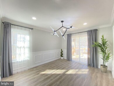 5918 Roberts Common Ct, Burke, VA 22015 - photo 4