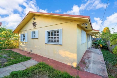 2029 NW 5th St, Miami, FL 33125 - photo 4