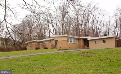 754 Mickley Rd, Whitehall, PA 18052 - photo 2