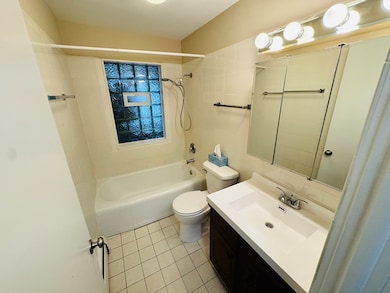 1009 Victoria St unit 1N, Antioch, IL 60002 - photo 4