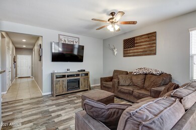 13038 E Marigold Ln-14