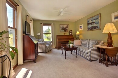 8 Drew St, Newburyport, MA 01950 - photo 3