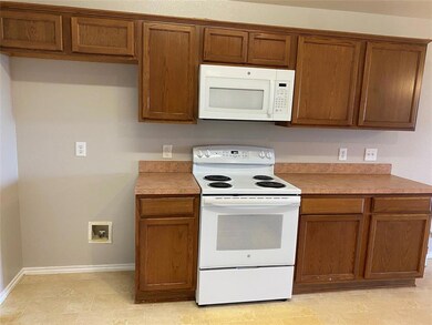 3406 Austin St, Gainesville, TX 76240 - photo 6