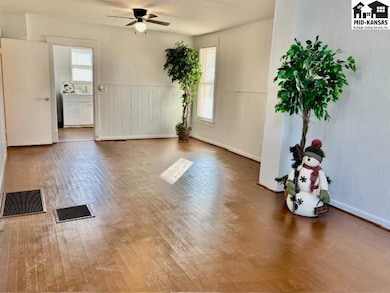 417 W Euclid St, McPherson, KS 67460 - photo 3