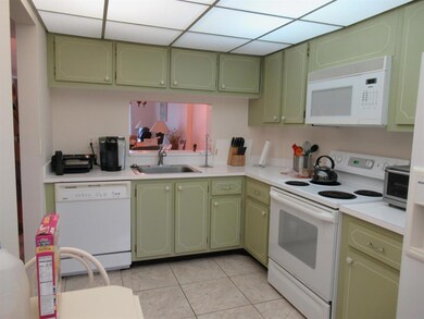 Kitchen ( Eat in )