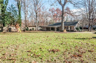 1105 Wood St, Statesville, NC 28677 - photo 4