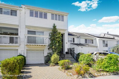 24 Hampton Green, Staten Island, NY 10312 - photo 2