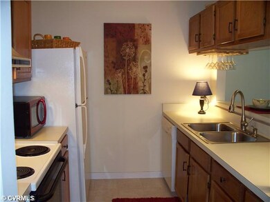 Kitchen - Bright and Cheery