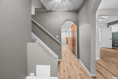 734 W 17th St, Davenport, IA 52804 - photo 3