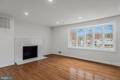 5404 Whitfield Chapel Rd, Lanham, MD 20706 - photo 7