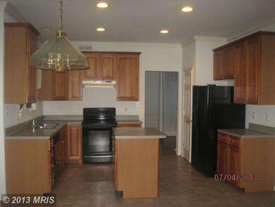 2802 Burrough Hill Ln, Woodbridge, VA 22191 - photo 6