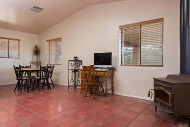 2902 E. Wiley-7429-Edit