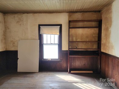 1116 S Meeting St, Statesville, NC 28677 - photo 7