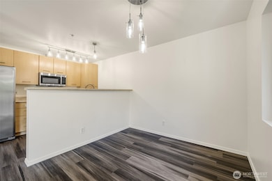 710 240th Way SE unit J302, Sammamish, WA 98074 - photo 4