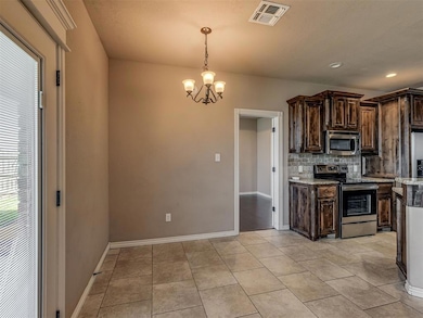 402 NW Granite Ave, Cache, OK 73527 - photo 7