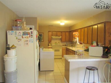 1219 Harvey Dr, Wichita Falls, TX 76302 - photo 4
