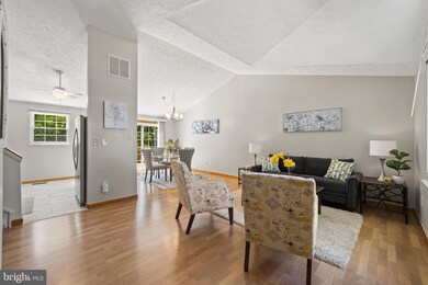 16136 Olmstead Ln, Woodbridge, VA 22191 - photo 4