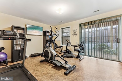 207 Wimbeldon Ct unit 210, Stafford, VA 22556 - photo 5