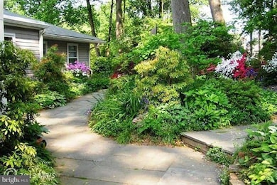 10409 Gary Rd unit FRONT MAIN LEVEL, Potomac, MD 20854 - photo 2
