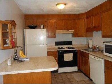 58 Decarolis Dr, Tewksbury, MA 01876 - photo 4