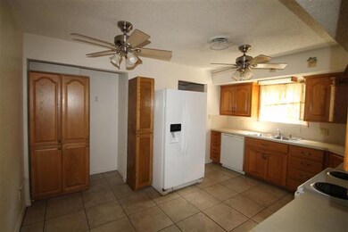 809 S Oregon Ave unit 2, Weslaco, TX 78596 - photo 5