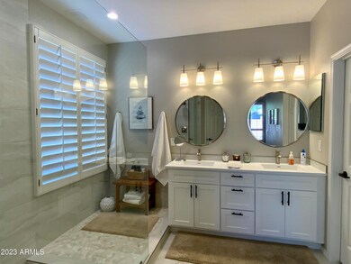 1938 W Whitman Ct