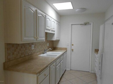 17033 N Pinion Ln, Sun City, AZ 85373 - photo 3