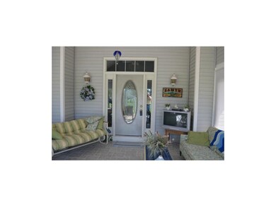 Enclosed front entry