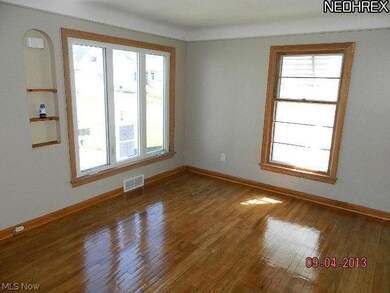 5154 Arch St, Maple Heights, OH 44137 - photo 6