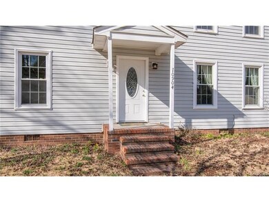 10904 Sassafras Dr, Hopewell, VA 23860 - photo 3