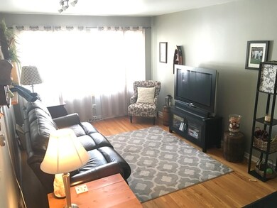 5923 W Maple Ave, Berkeley, IL 60163 - photo 2