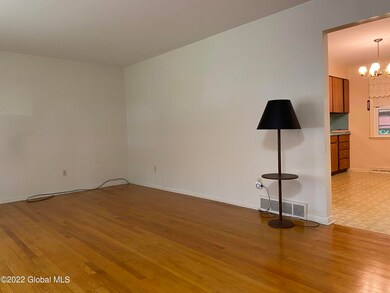 47 Tryon Ct, Albany, NY 12203 - photo 4