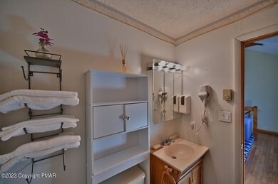 3233 Stonehenge Dr, East Stroudsburg, PA 18301 - photo 4