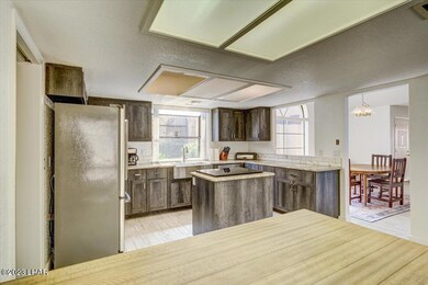 19-2554 Fireston Place-19