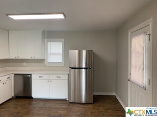 325 E Grove St, San Marcos, TX 78666 - photo 6