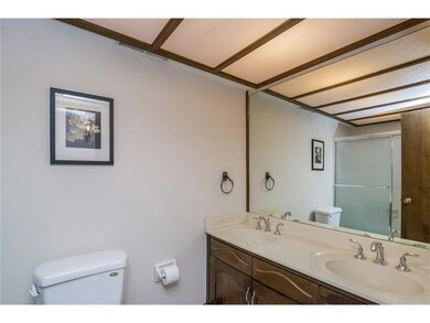 243 Lamplite Ln SE, Cedar Rapids, IA 52403 - photo 3