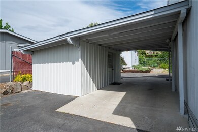 1748 S Kent Plaza, East Wenatchee, WA 98802 - photo 6