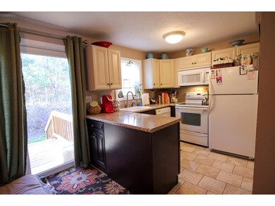 57 Fieldstone Dr unit 57, Londonderry, NH 03053 - photo 5