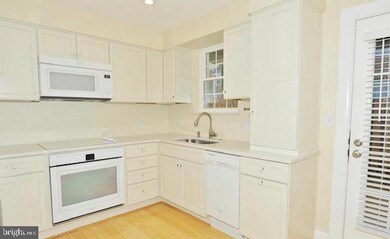 2615 S Walter Reed Dr unit A, Arlington, VA 22206 - photo 4