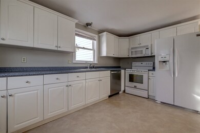279 Hoyt St, Manchester, NH 03103 - photo 7
