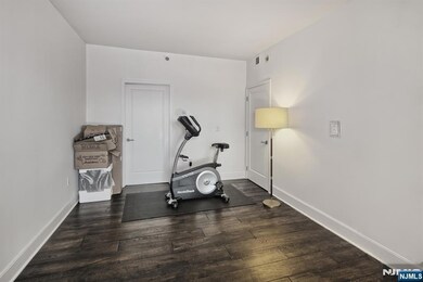 1025 Maxwell Ln unit 1104, Hoboken, NJ 07030 - photo 6