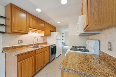 2594 Scioto View Ln unit 2594, Columbus, OH 43221 - photo 5