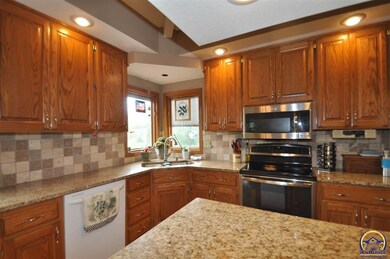 5635 SW 61st St, Topeka, KS 66619 - photo 5