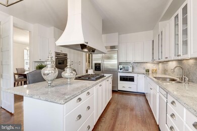 3241 R St NW, Washington, DC 20007 - photo 6