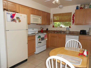 UPDATED EAT-IN KITCHEN