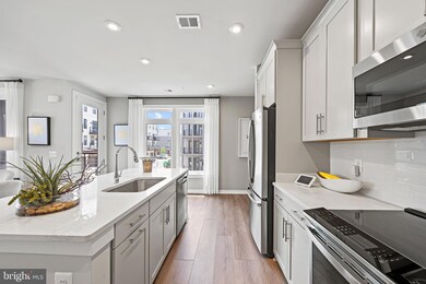 1675 Bandit Loop unit 307B, Reston, VA 20190 - photo 6