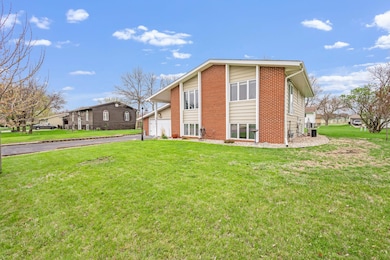 1840 Red Leaf Ct Windom MN-03.jpg