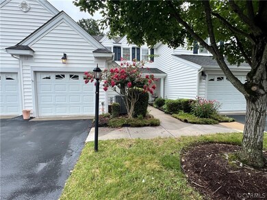 View of front property featuring a garage